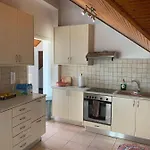 Athena's Sea View Daire *